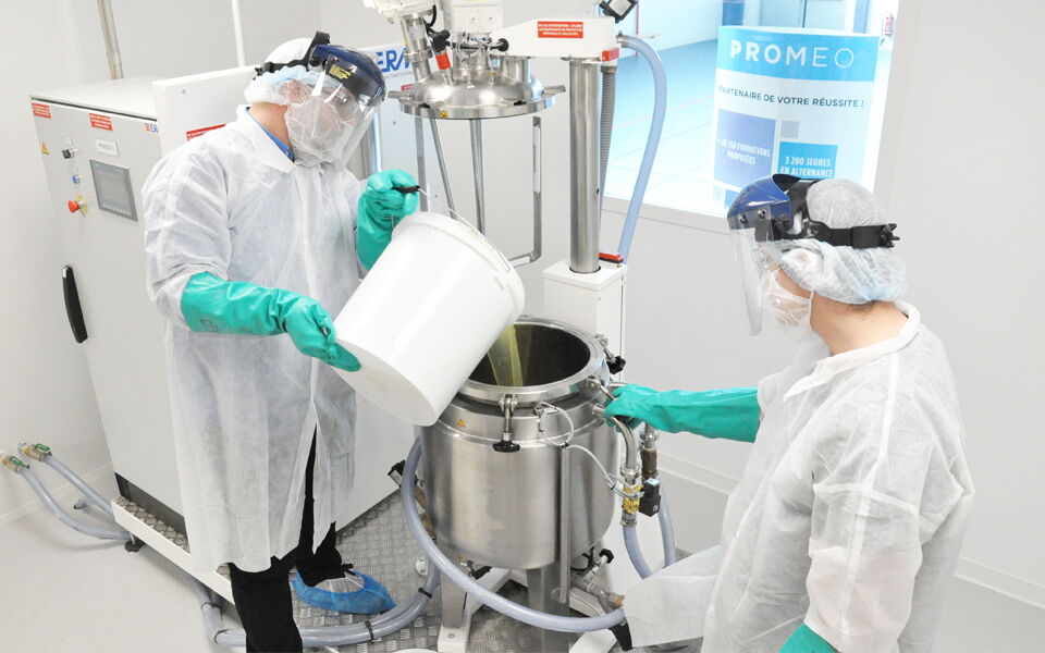 techniciens hall de chimie